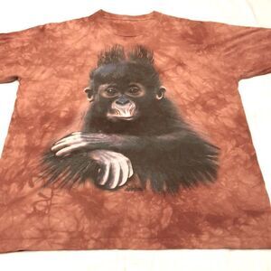 Vintage The mountains brown mens shirt. No size tags. See measurements